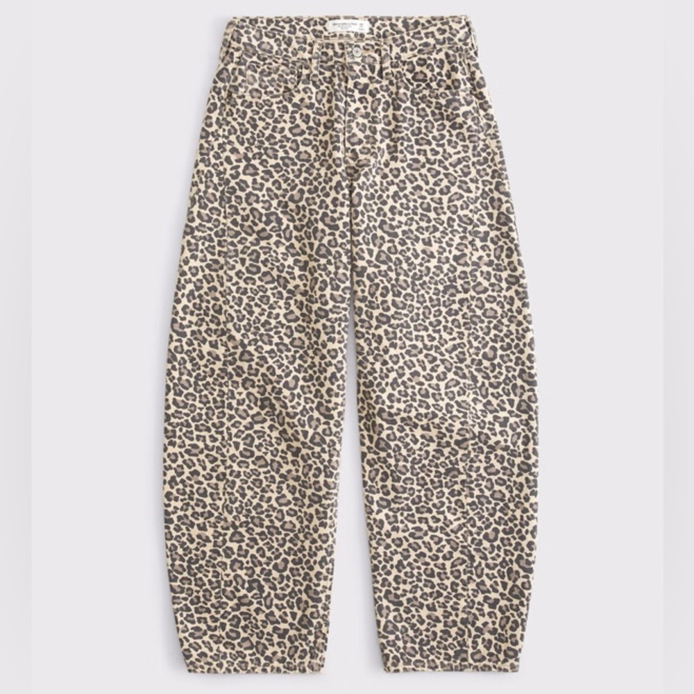 Abercrombie Barrel Jeans Leopard print brand new NWOT size 28L Curve Love